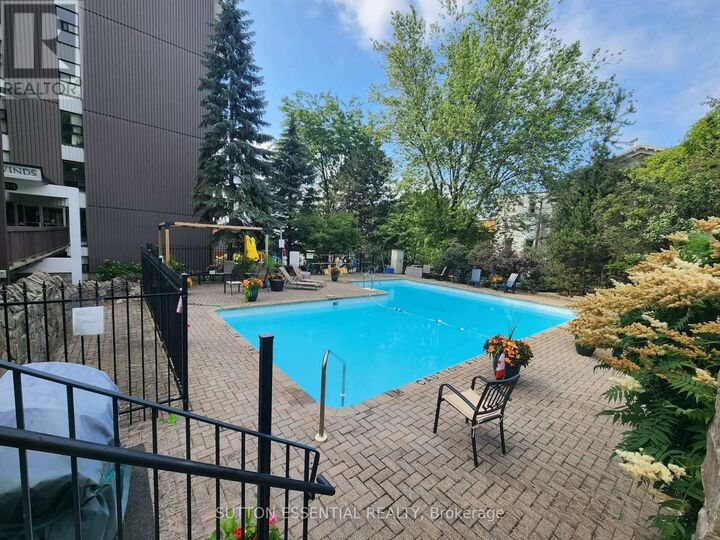 Property Photo: 109 King Street East 904 ON K6V 1B8
