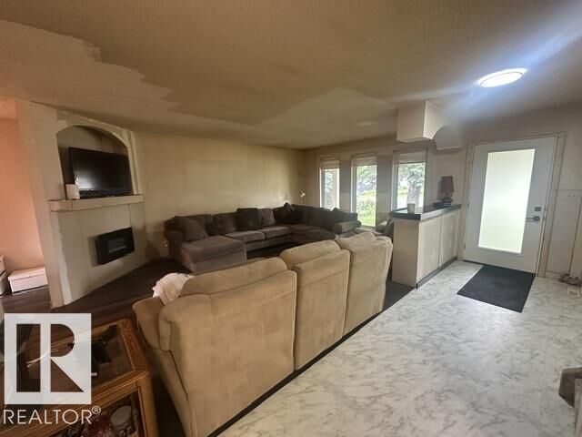 Property Photo: 25 Westwood Dr AB T8N 3E3