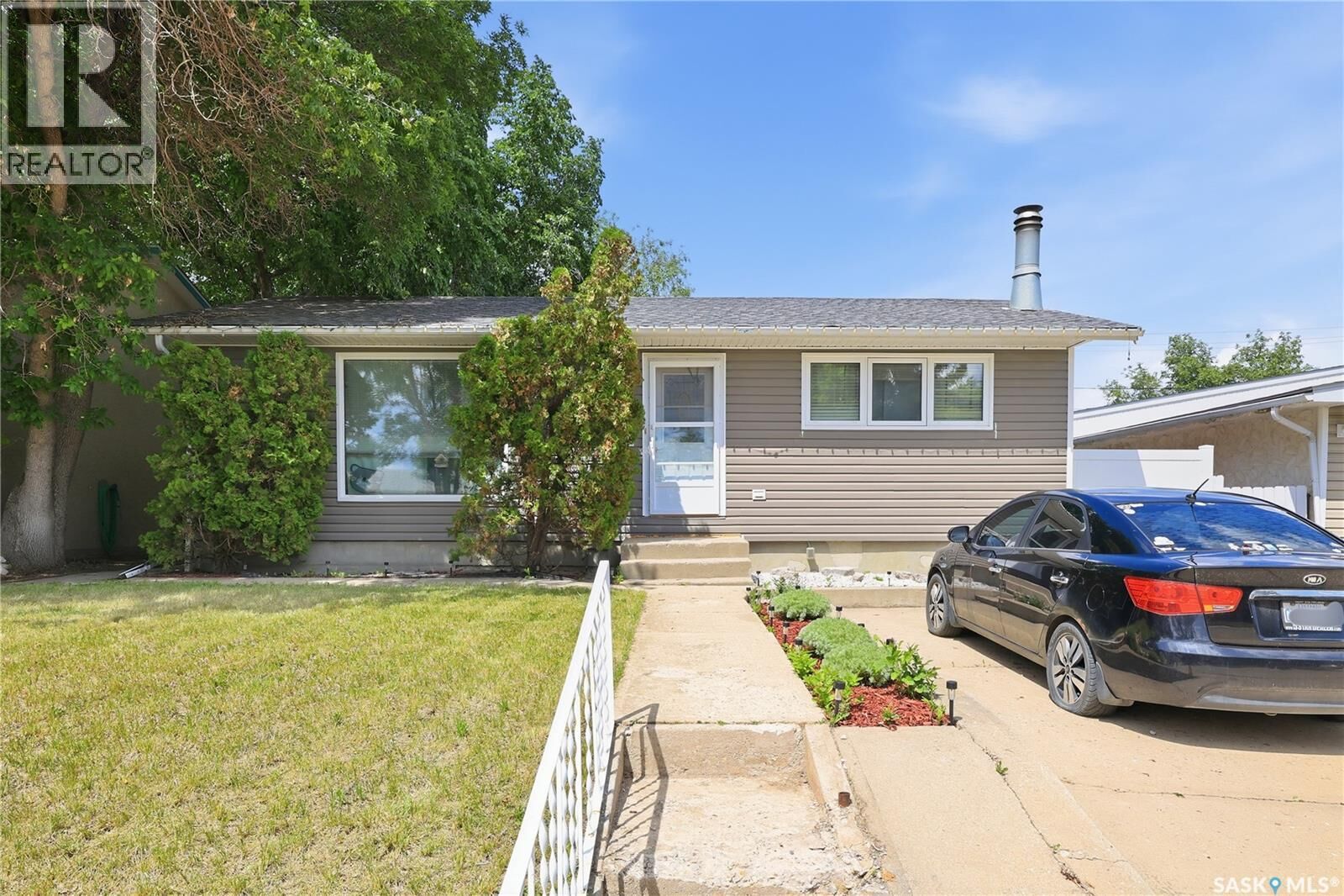 Property Photo:  1434 Hochelaga Street W  SK S6H 6G5 