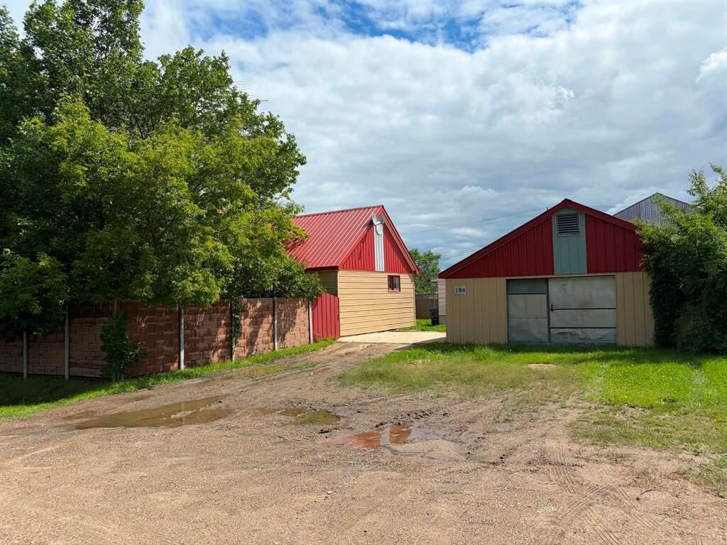 Property Photo: 108 Monteith Street MB R0G 1S0