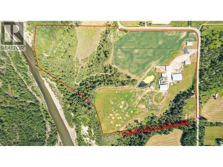 Photo de la propriété:  1926 37th Street  BC V0B 1G2 