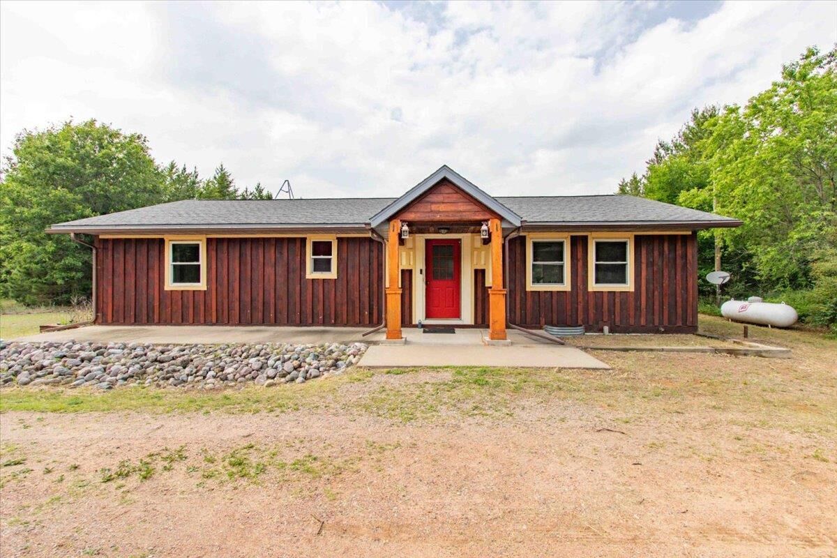 Property Photo:  924 County Road C  WI 54943 