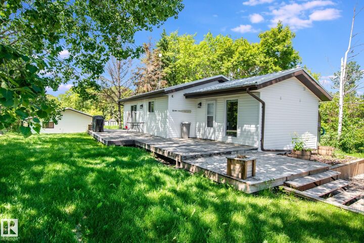 Property Photo:  #302 61314 Rge Rd 463  AB T9N 2J6 
