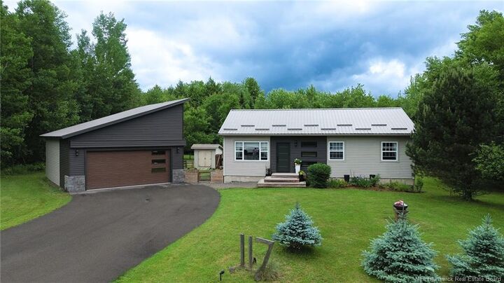 Property Photo:  117 Rolling Hill Drive  NB E3A 9V1 