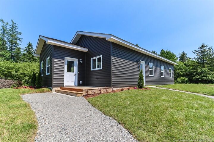 Photo de la propriété:  54 Hill Road  NB E5N 1H3 