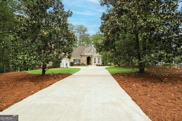 Property Photo: 1051 Cawthorne Lane GA 30642