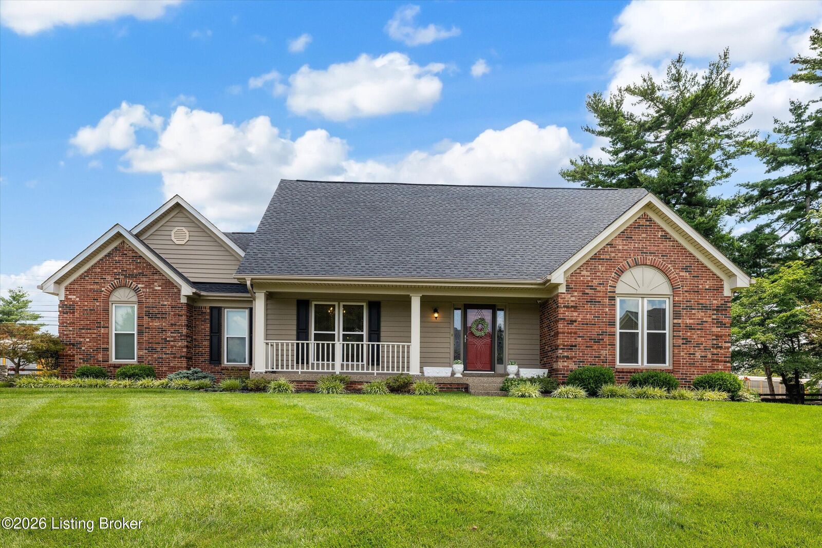 Property Photo: 8702 Valeridge Ct KY 40242