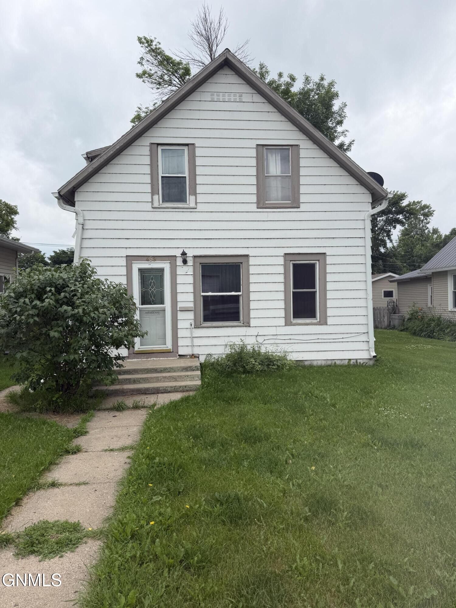 Property Photo:  459 1st Street W  ND 58401 