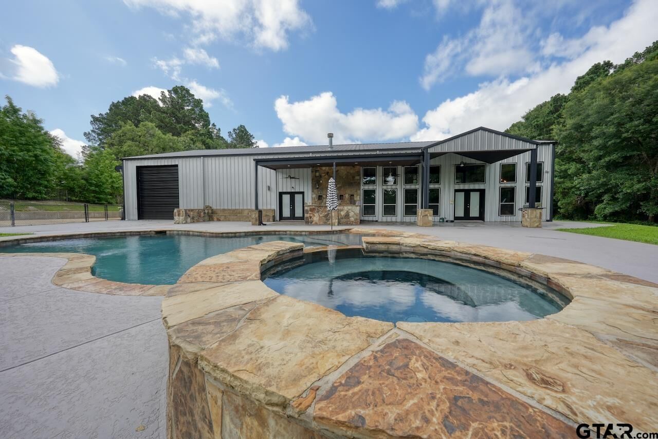 Property Photo:  2150 W Cr 152  TX 75703 