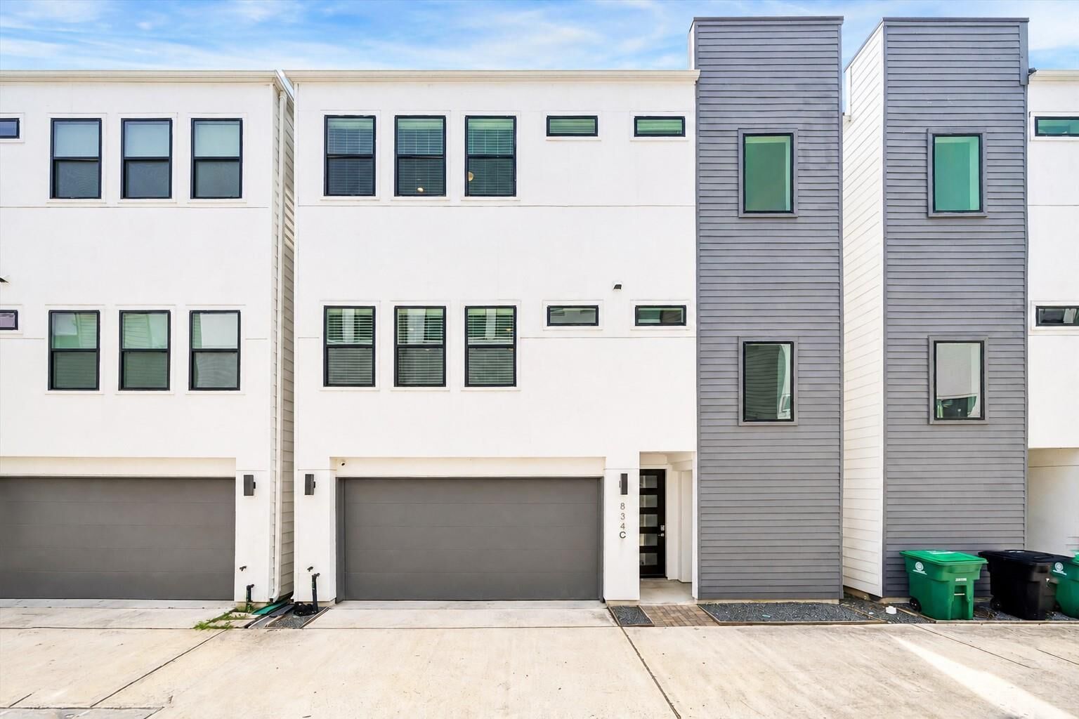 Property Photo:  834 Fisher Street C  TX 77018 