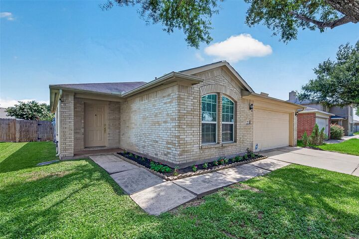 Property Photo: 5631 Eagle Landing TX 77085