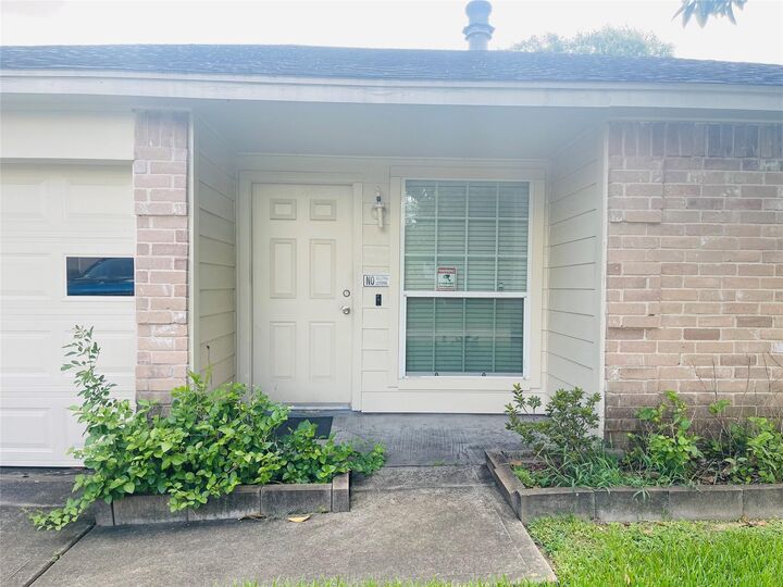 Property Photo: 10103 Sageyork Drive TX 77089