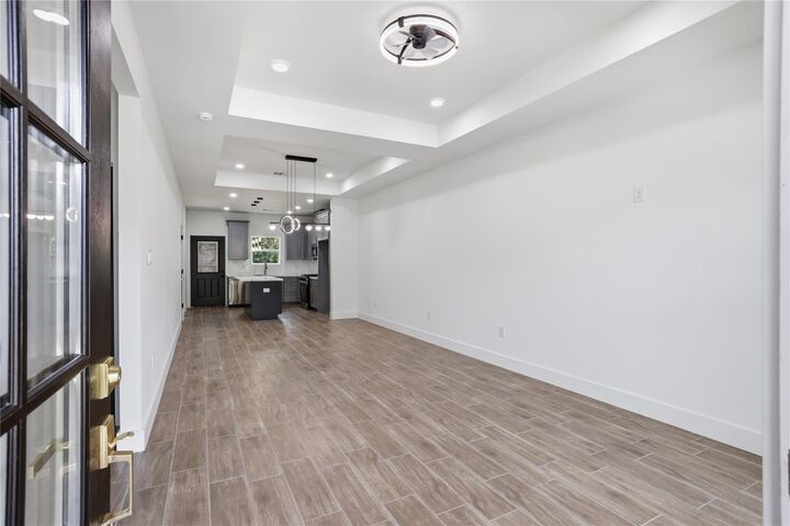 Property Photo:  5515 Elm Springs Drive  TX 77048 