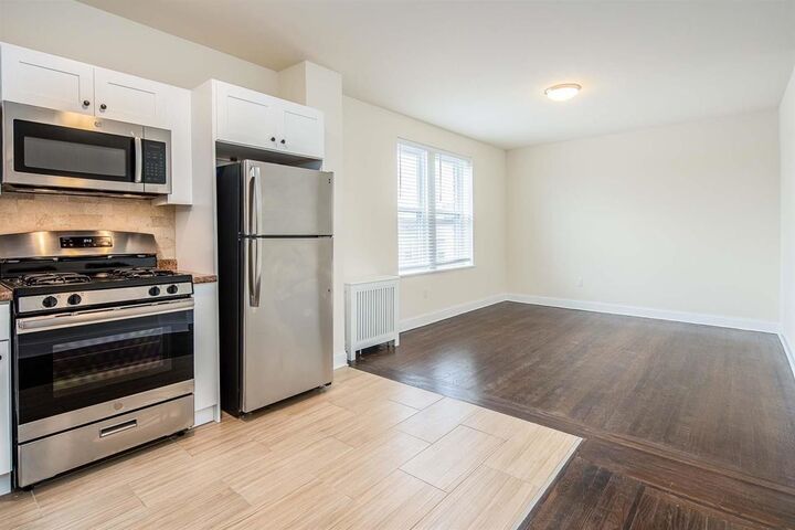 Property Photo:  86 Charles St 102  NJ 07307 