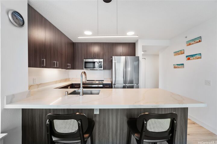 Property Photo:  615 Keawe Street 2703  HI 96813 