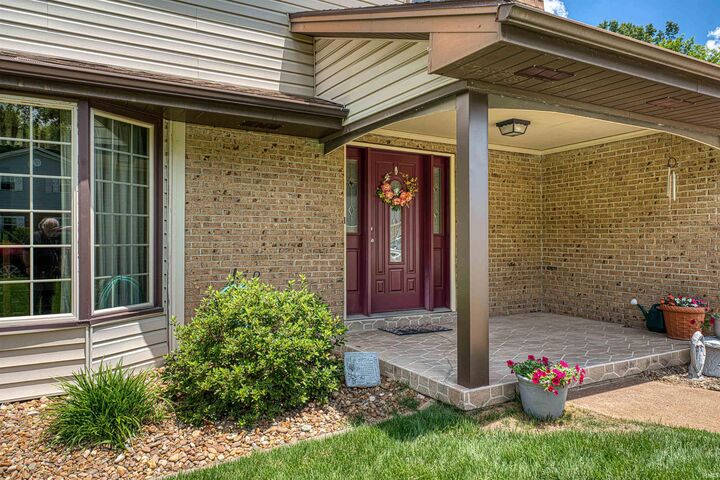 Property Photo:  7501 Meadowview Drive  IN 47710-4845 