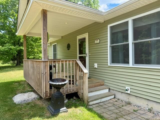 Property Photo:  517 Crescent Avenue  NY 12528 