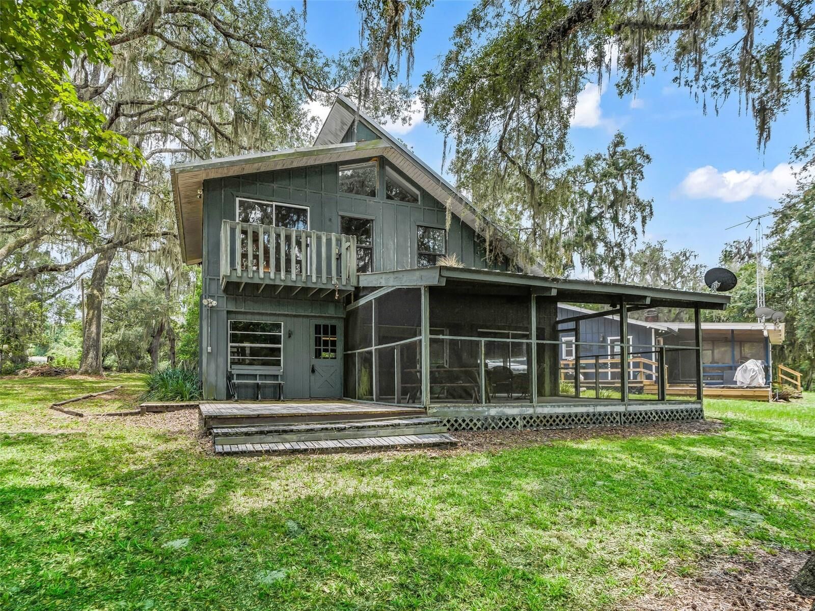 Property Photo: 10518 SW 64th Avenue FL 33513