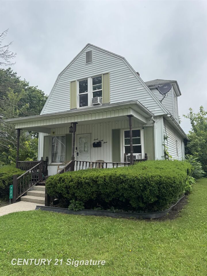Property Photo:  723 N Oakley Street  MI 48602 