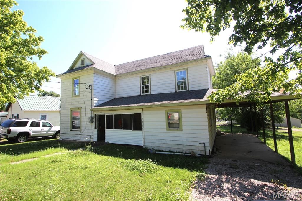 Property Photo: 206 N B Street MO 63628