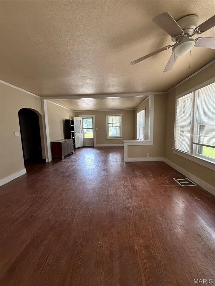 Property Photo:  220 N Prairie Street  MO 63801 