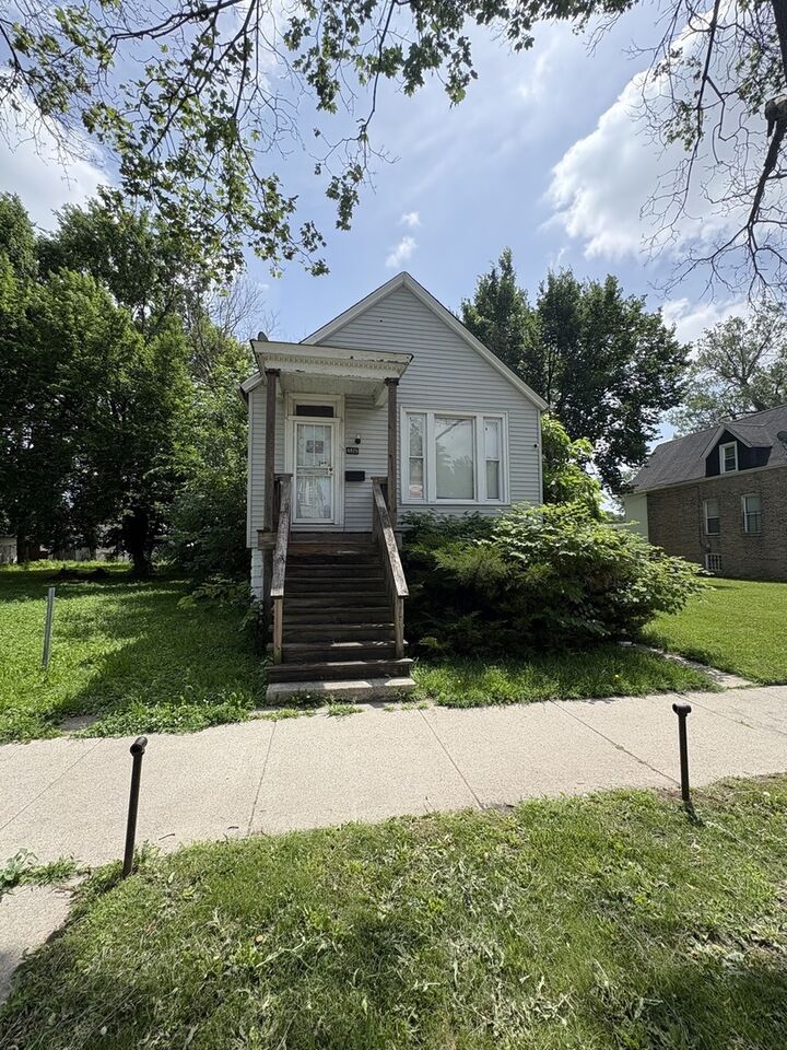 Property Photo:  6925 S May Street  IL 60621 