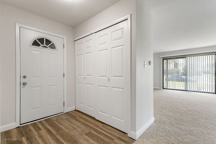 Property Photo: 19215 Elm Drive 19215 IL 60478