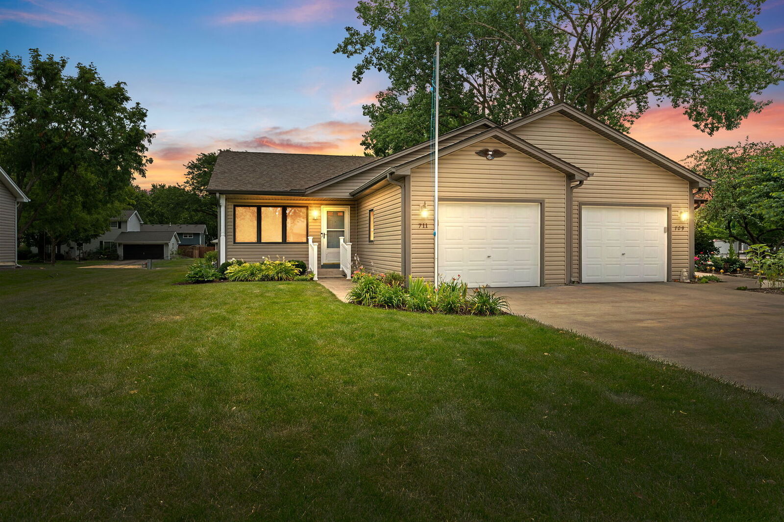 Property Photo:  711 Harmony Court  IL 60542 