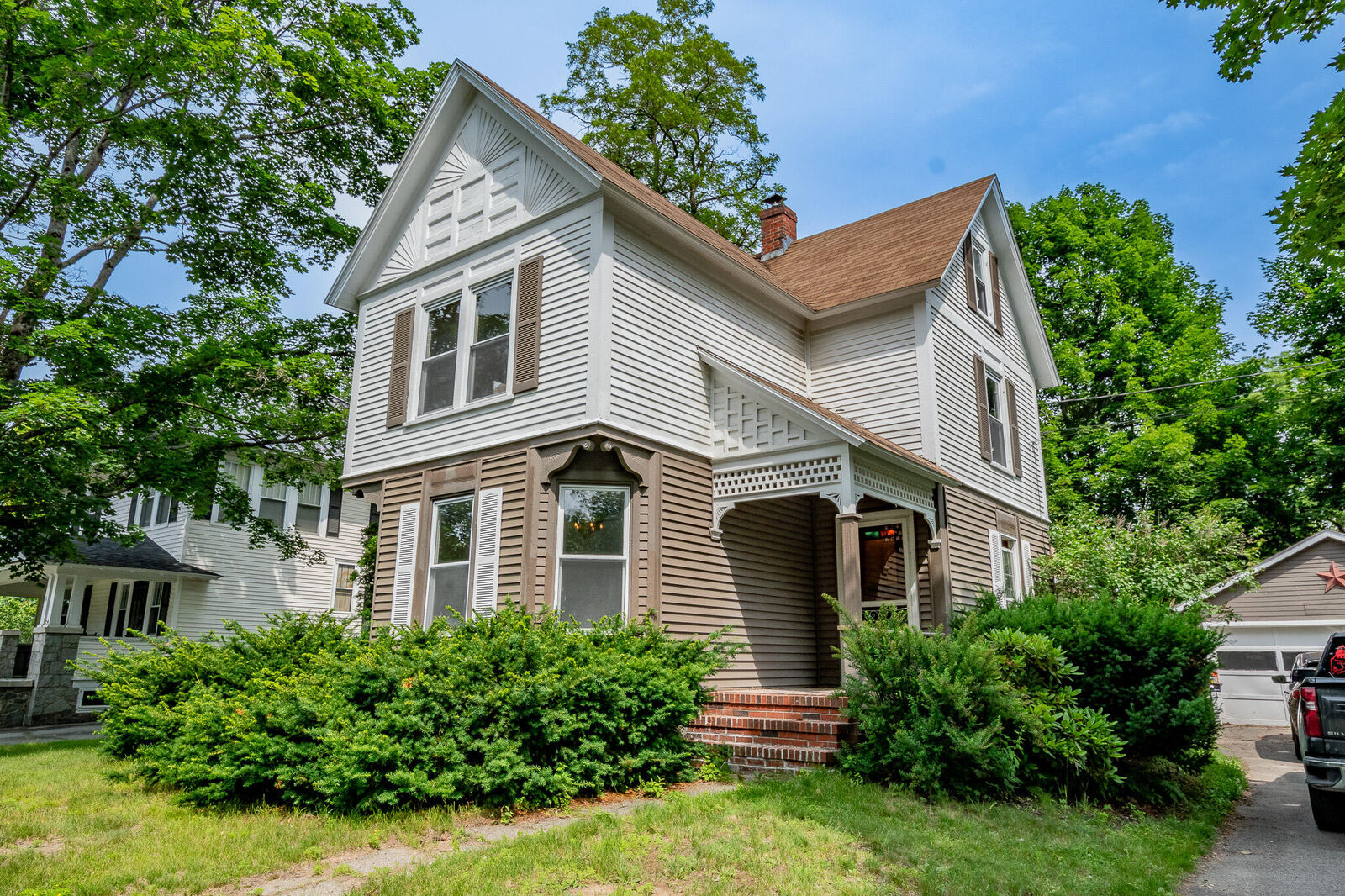 Property Photo:  18 Prospect Street  ME 04976 