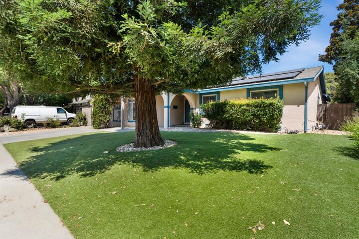 Property Photo:  407 Del Oro Avenue  CA 95616 