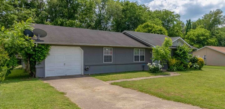 Property Photo: 1221 Patton Pl KY 42262