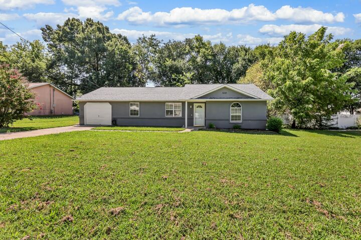 Property Photo:  1221 Patton Pl  KY 42262 