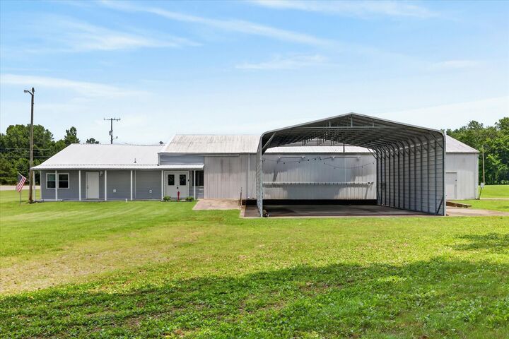 Property Photo: 1508 Highway 79 TN 37058