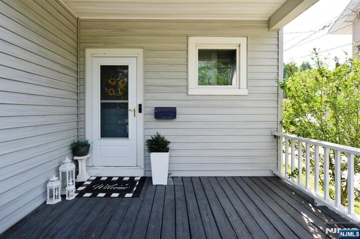 Property Photo:  71 Ringwood Avenue  NJ 07442 