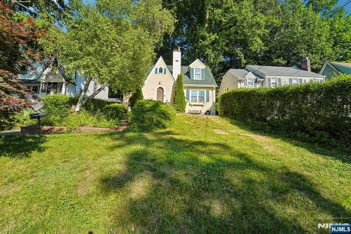 Property Photo: 75 Rollinson Street NJ 07052