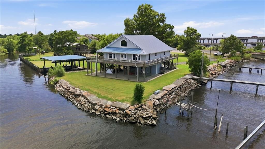 Property Photo: 258 Alligator Lane LA 70421
