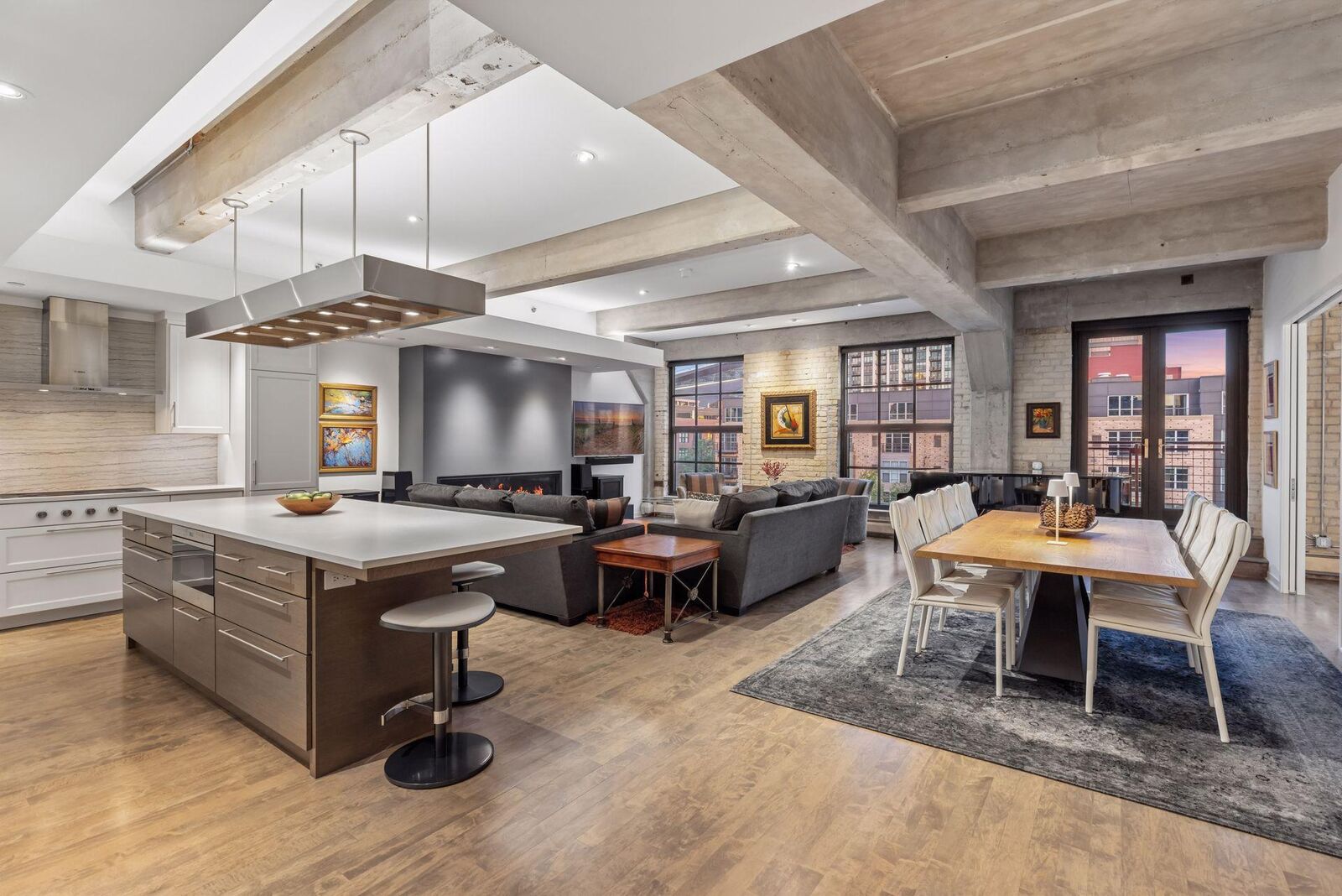 Property Photo:  117 Portland Avenue 605  MN 55401 