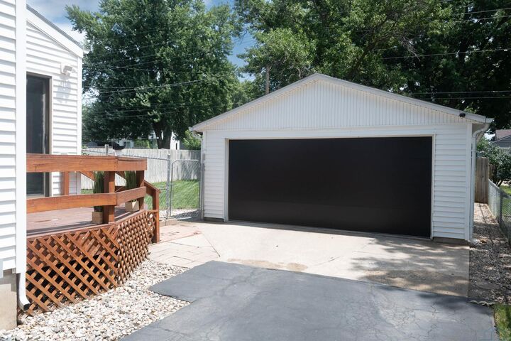 Property Photo:  2624 S Glass  IA 51106 