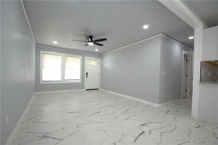Property Photo:  2511 N 4th Street  AR 72756 