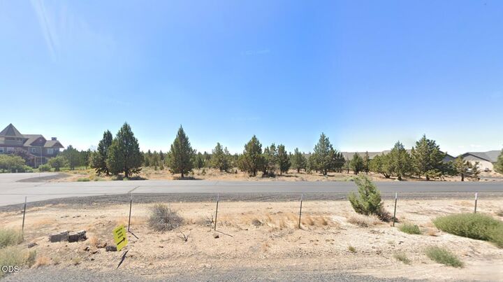 Property Photo:  3152 SE Pilot Drive  OR 97754 