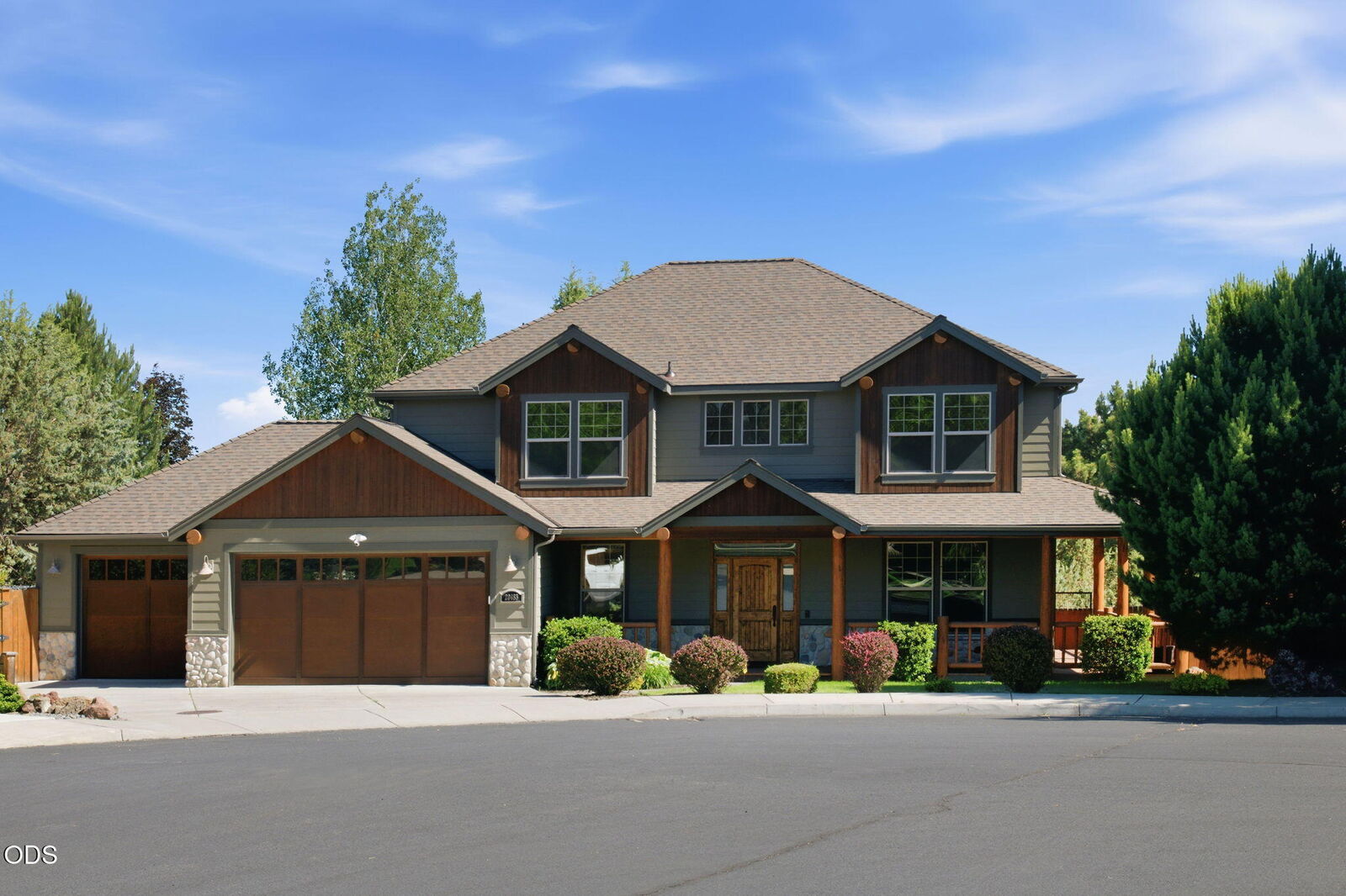 Property Photo:  20483 SE Blue Ridge Lane  OR 97702 