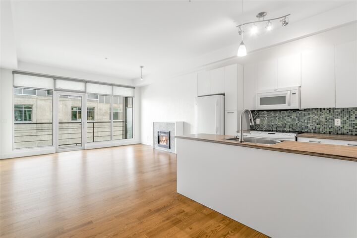 Photo de la propriété:  1289 Ellis Street 312  BC V1Y 9X6 