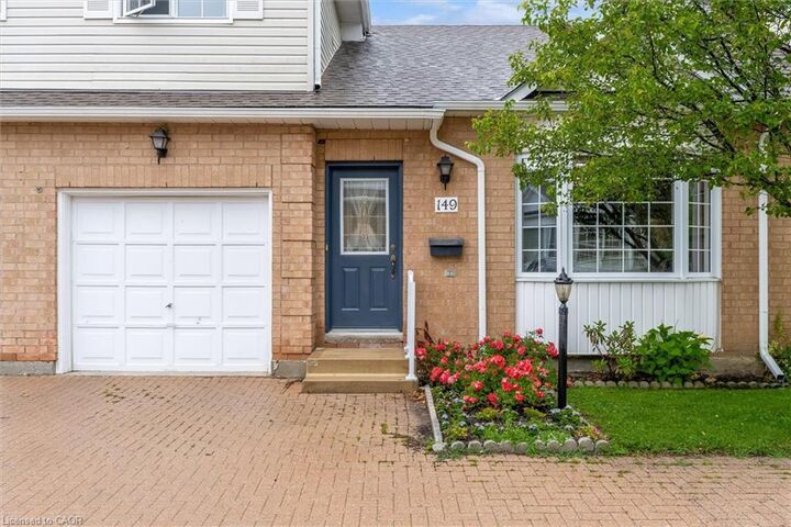 Property Photo:  149 Silverbirch Boulevard  ON L0R 1W0 
