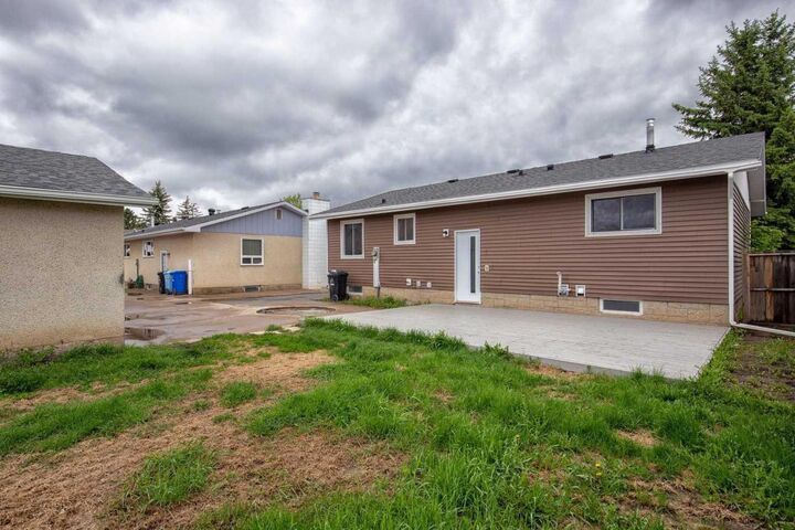Property Photo: 4 McLeod Street AB T9H 1Z5