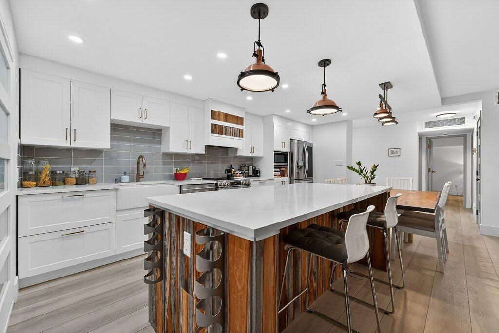 Property Photo: 1215 Cameron Avenue SW 405 AB T2T 0K8