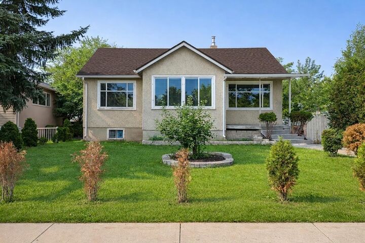 Property Photo: 326 27 Avenue NE AB T2E 2A2