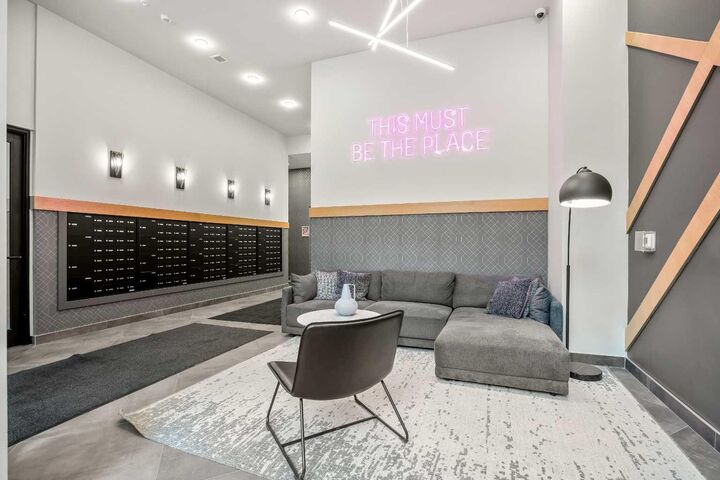 Property Photo: 3932 University Avenue NW 507 AB T3B 6P6