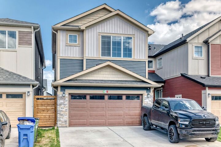 216 Homestead Grove NE — photo 1