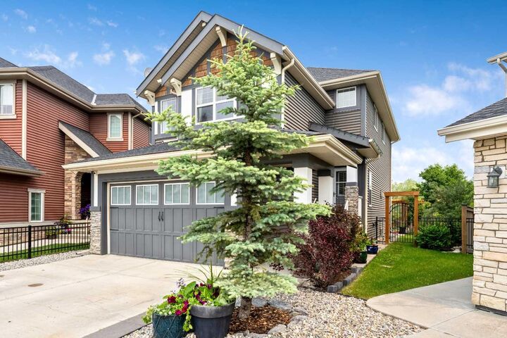Property Photo: 64 Sunrise Terrace AB T4C 0V3