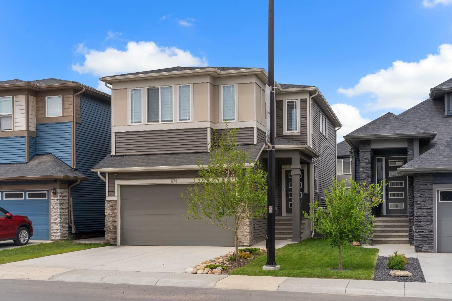 Property Photo: 674 Creekmill Court SW AB T4B 5J8
